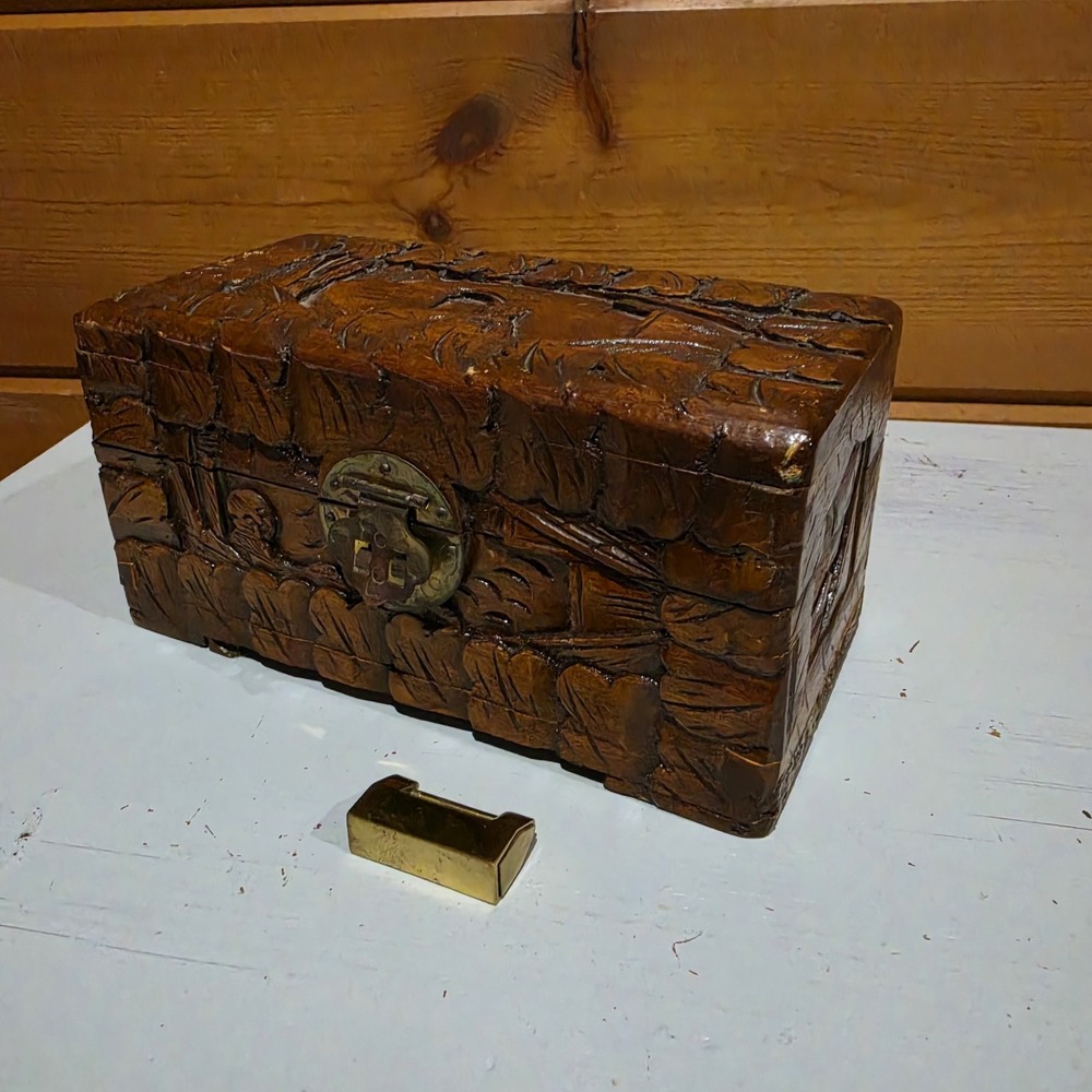 Antique Carved Wooden Camphor Chest Box Trinket Jewelry Chinese - No Key